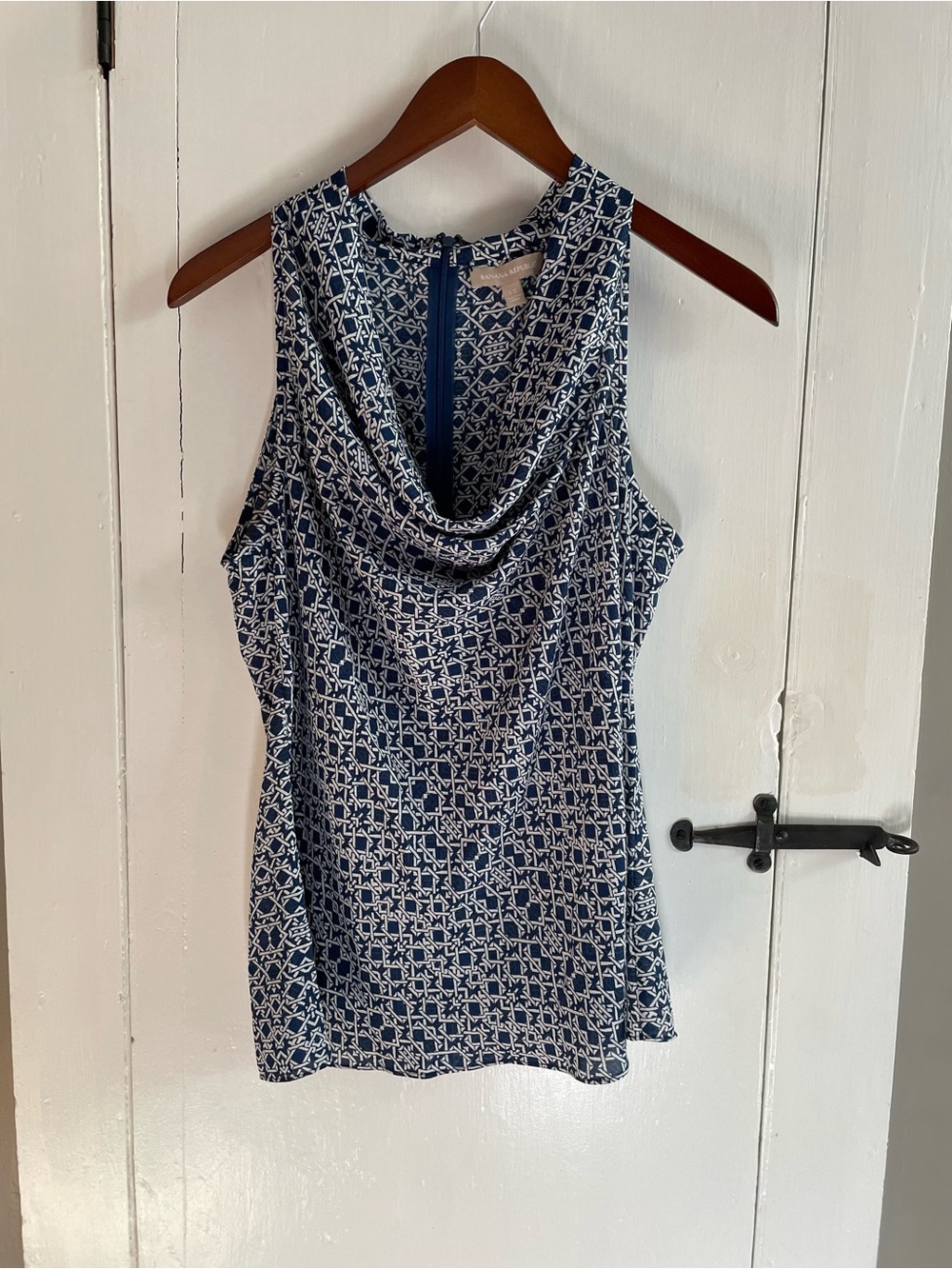 Banana Republic Sleeveless Navy and White Lattice Print Cowl Neck Top Sz 12 NWT